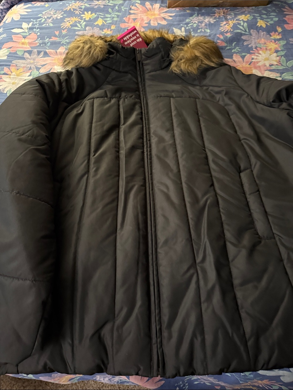 Women’s  Black Puffer Jacket with Faux Fur Trim Hood
